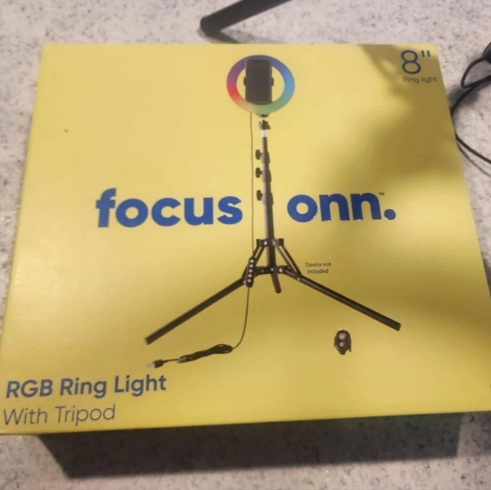 -Brand New! 8-inch Ring Light With 47